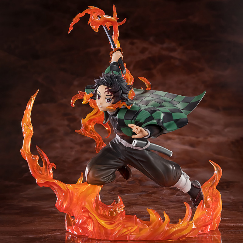 TANJIRO KAMADO KYOJURO RENGOKUS SWORD GUARD VERSION FIGURA 19,5 CM DEMON SLAYER KIMETSU NO YAIBA FIGUARTS ZERO